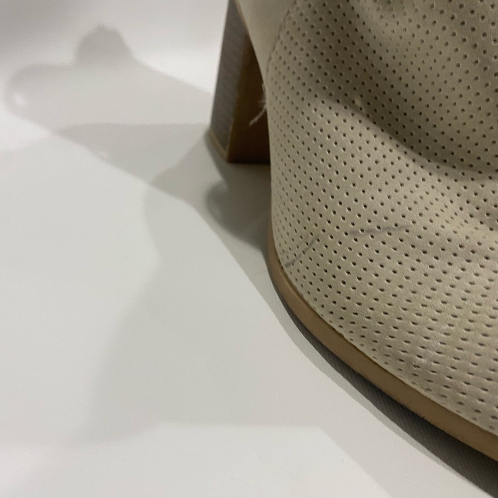 Women's Cream Ankle Boots dolce- size 9 - Picture 4 of 10